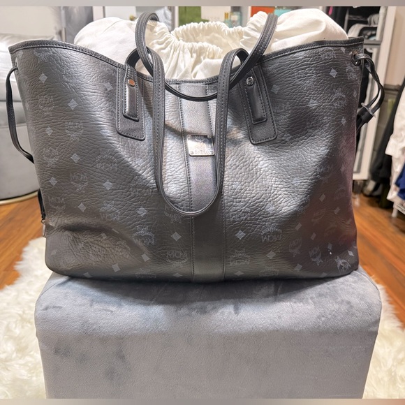 MCM Reversible Liz Shopper Lrg - Picture 1 of 10